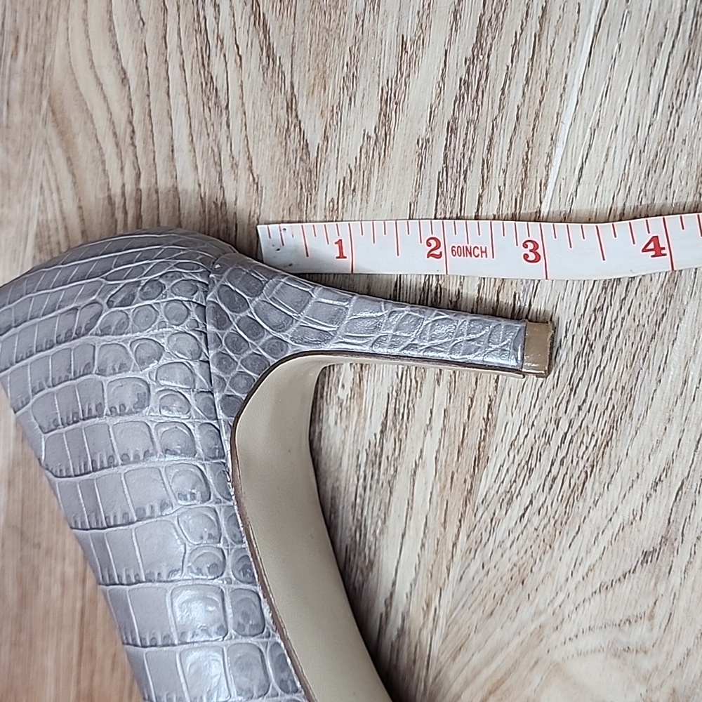 Nine West Womens Gwendle Pointed Toe Grey Pump Croc Embosed Closed Toe Shoes - Picture 12 of 14